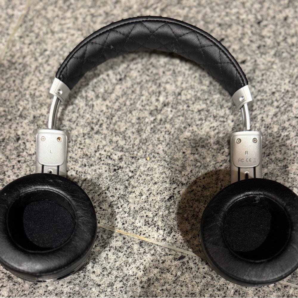 LucidSound Black Headphones - Picture 2 of 3